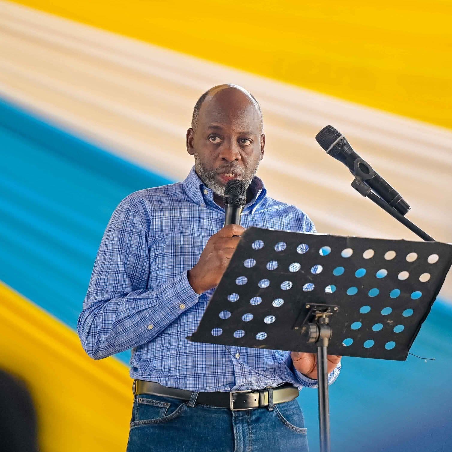 Jamii Telecommunications Limited (JTL) General Manager, Strategy & Innovation, Cyrus Sang  making his speech.
